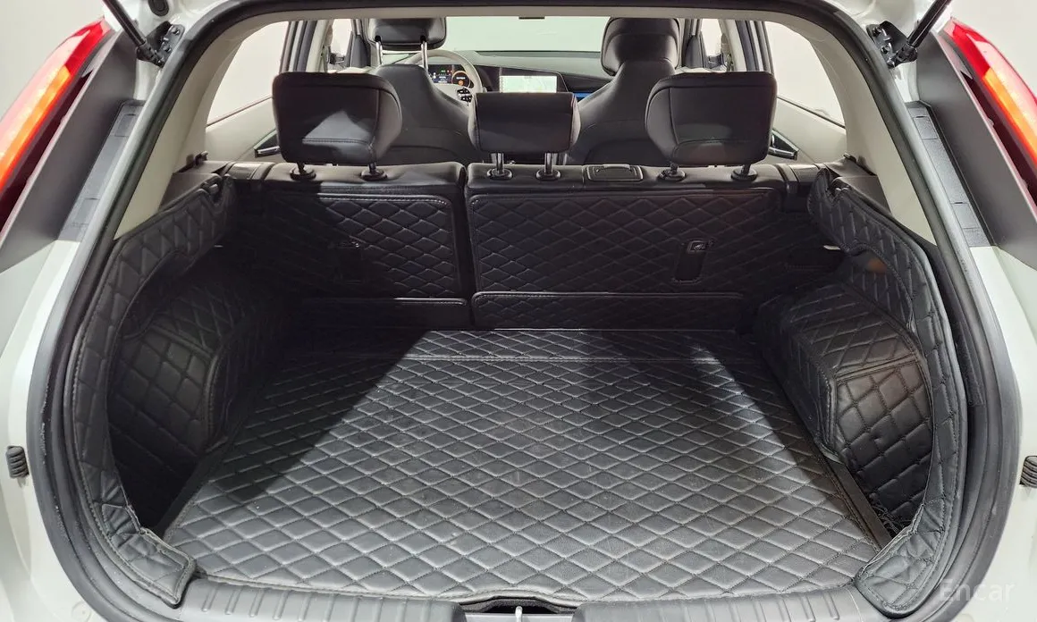 Фото 21 - Kia Niro