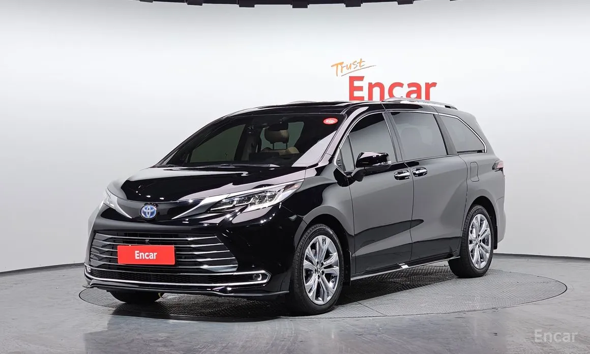 Photo 1 - Toyota Sienna