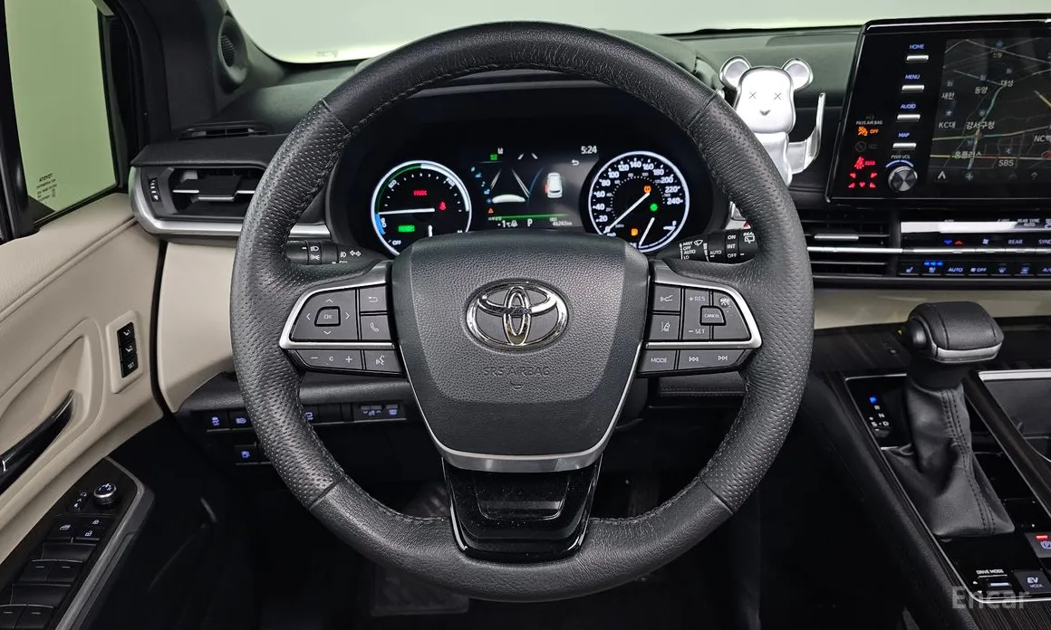 Photo 13 - Toyota Sienna