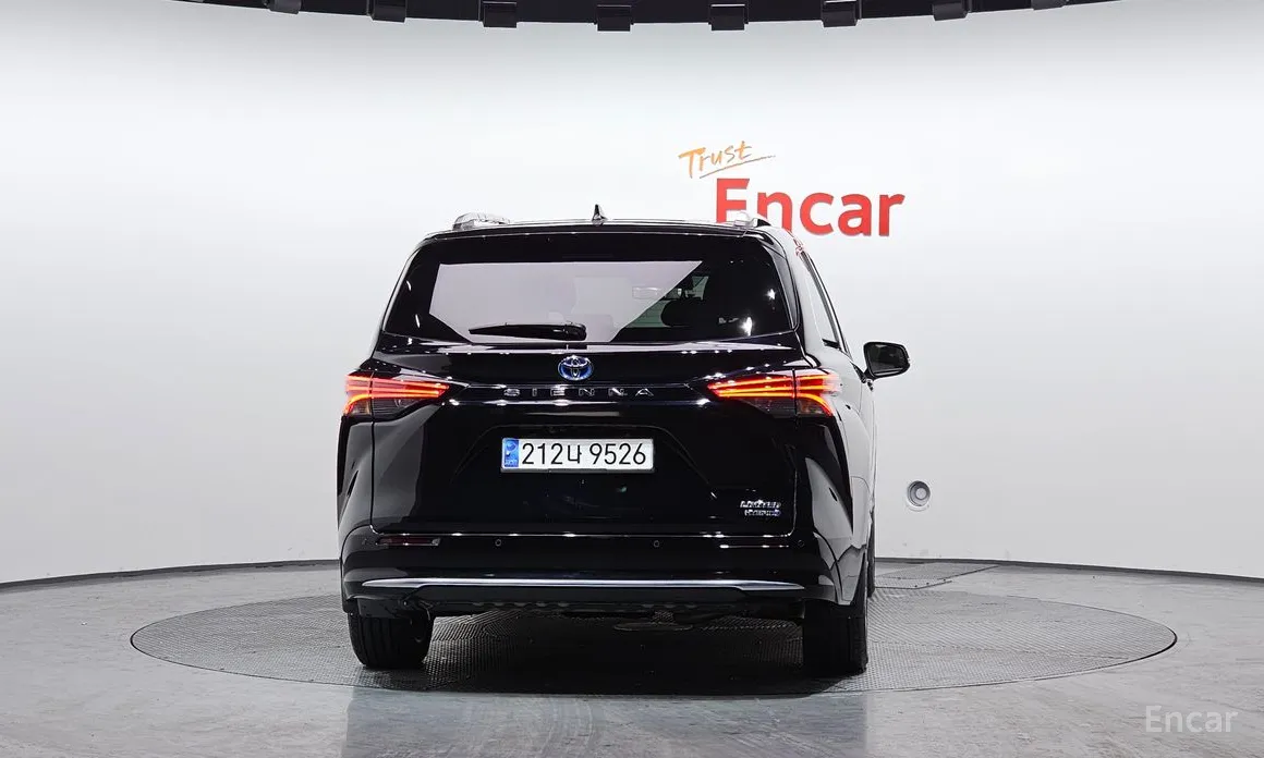 Photo 4 - Toyota Sienna