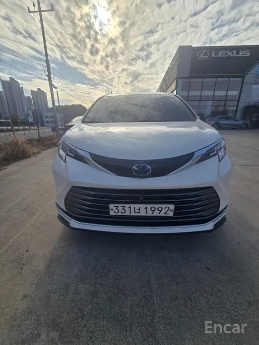 Фото 1 - Toyota Sienna