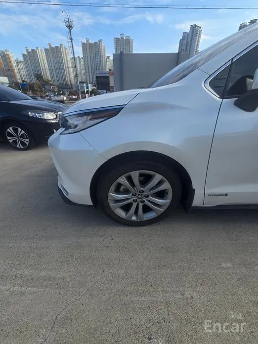 Фото 2 - Toyota Sienna