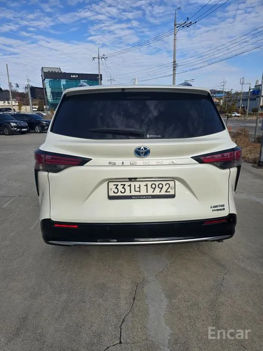 Фото 6 - Toyota Sienna