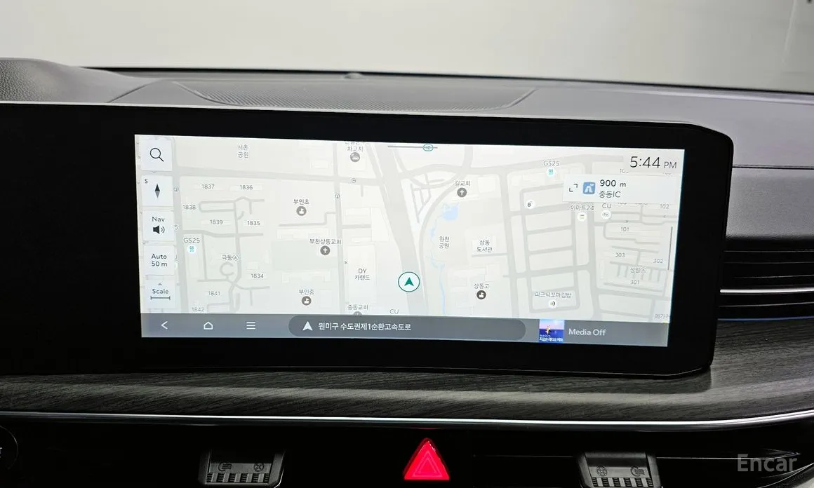 Фото 17 - Kia K5