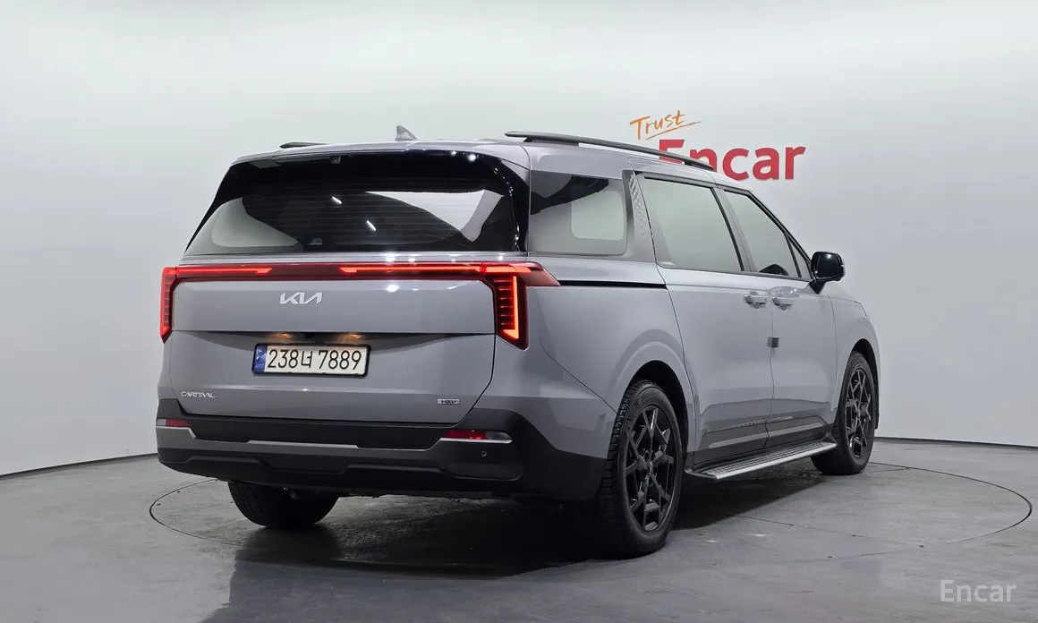 Фото 2 - Kia Carnival