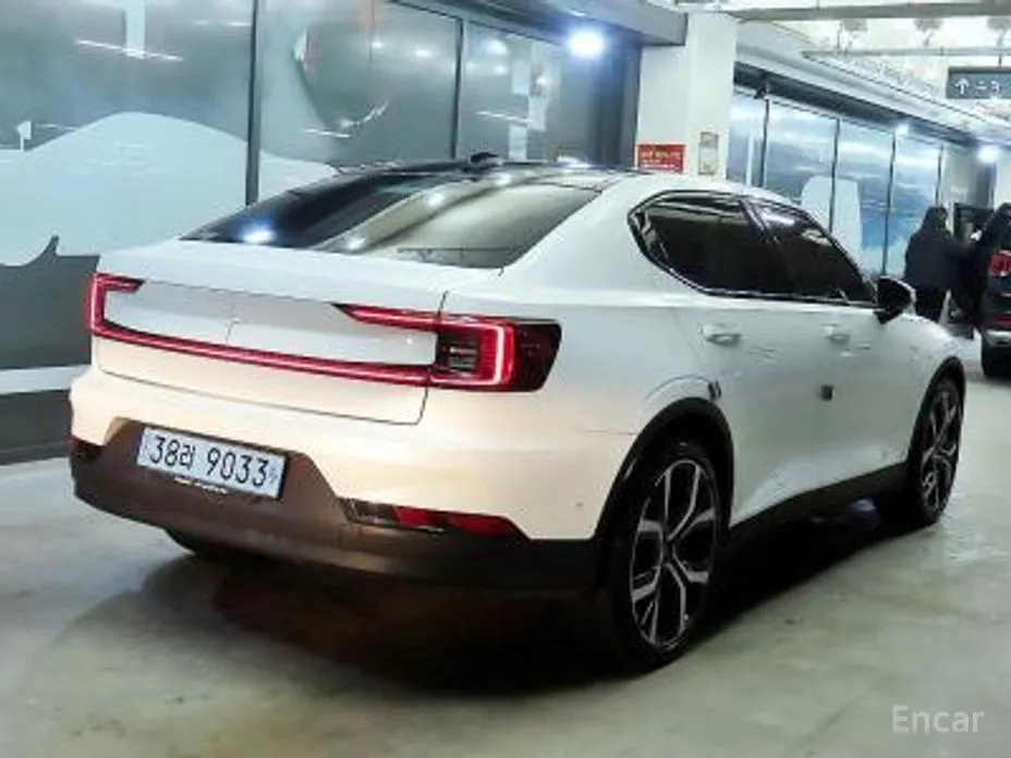 Фото 4 - Polestar 2