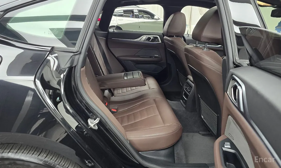 Фото 12 - BMW i4