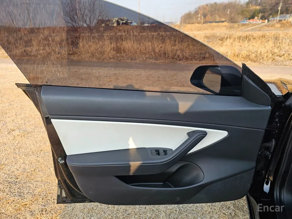 Фото 12 - Tesla Model 3