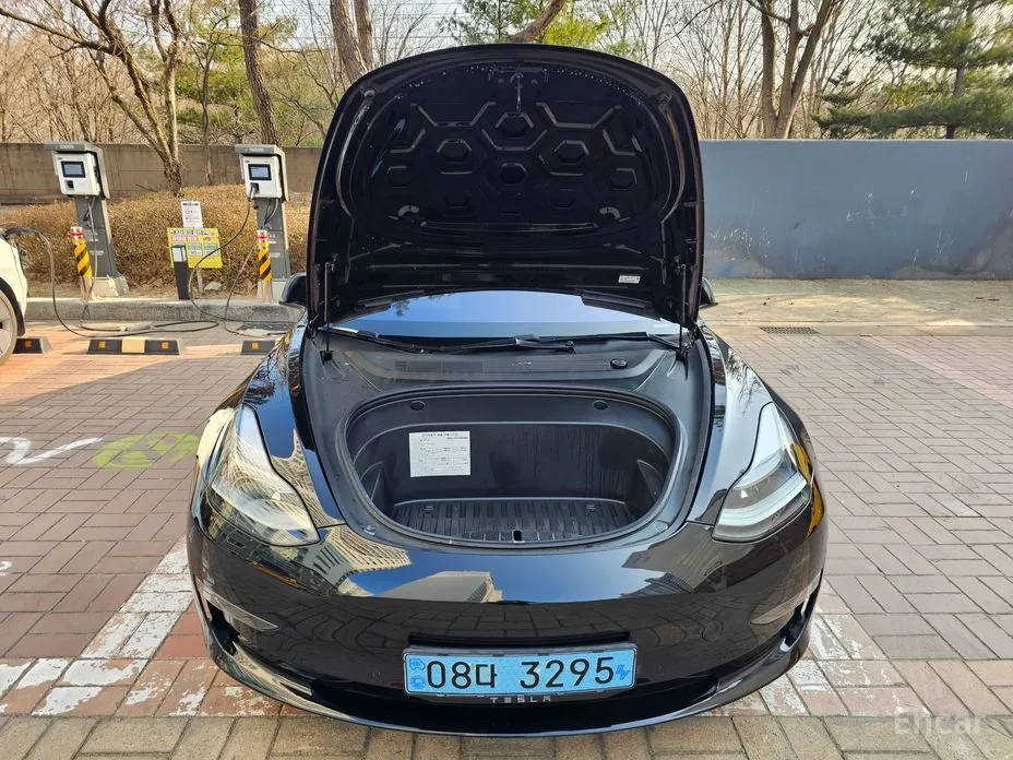 Фото 17 - Tesla Model 3