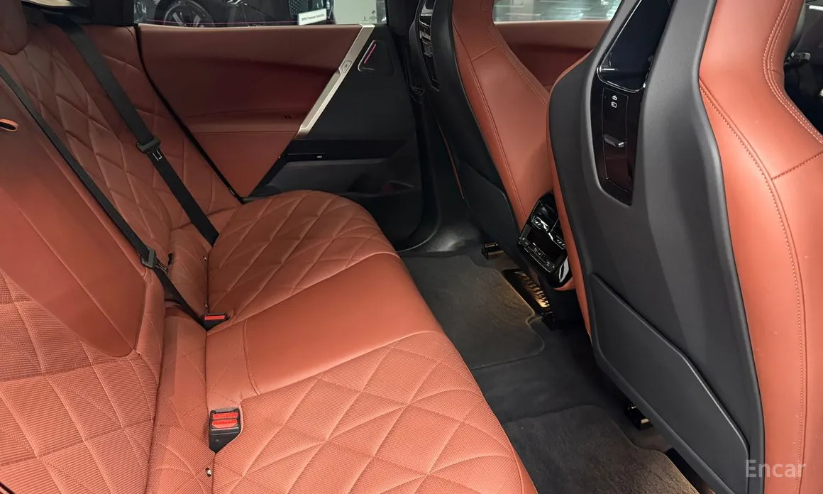 Фото 10 - BMW iX