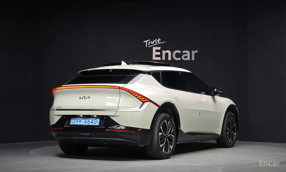 Фото 2 - Kia EV6