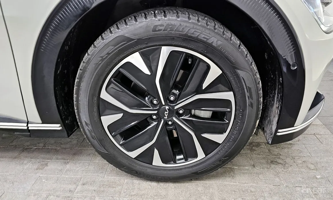 Фото 5 - Kia EV6