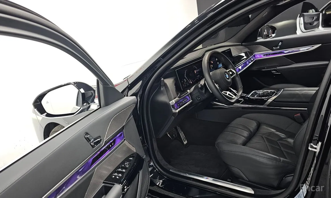 Фото 10 - BMW 7 Series