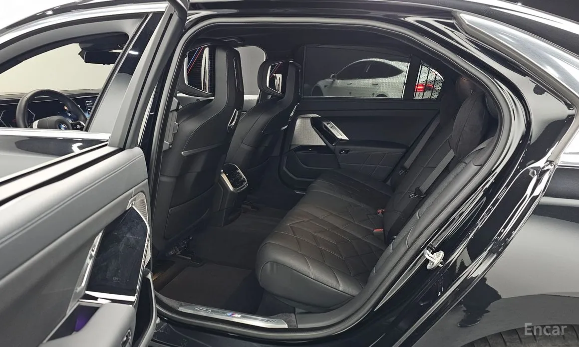 Фото 11 - BMW 7 Series