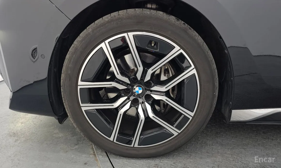 Фото 5 - BMW 7 Series