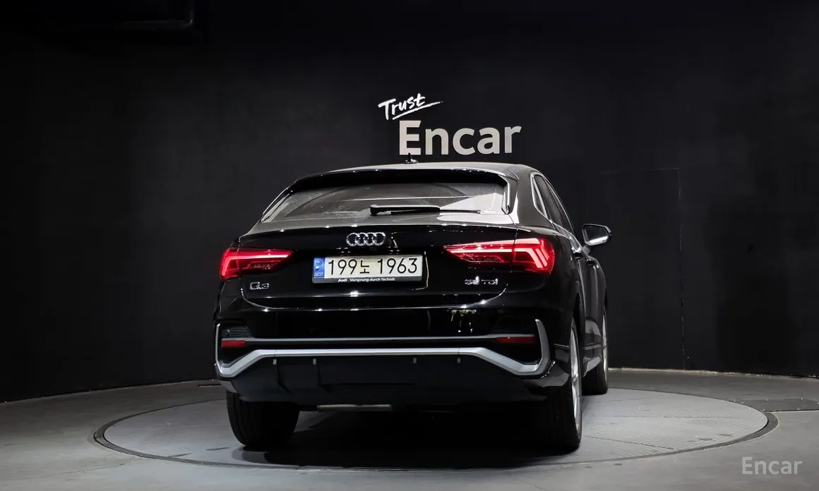 Фото 4 - Audi Q3