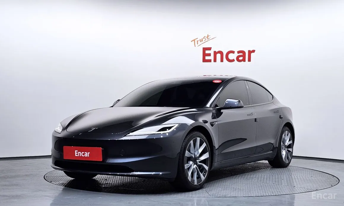 Фото 1 - Tesla Model 3