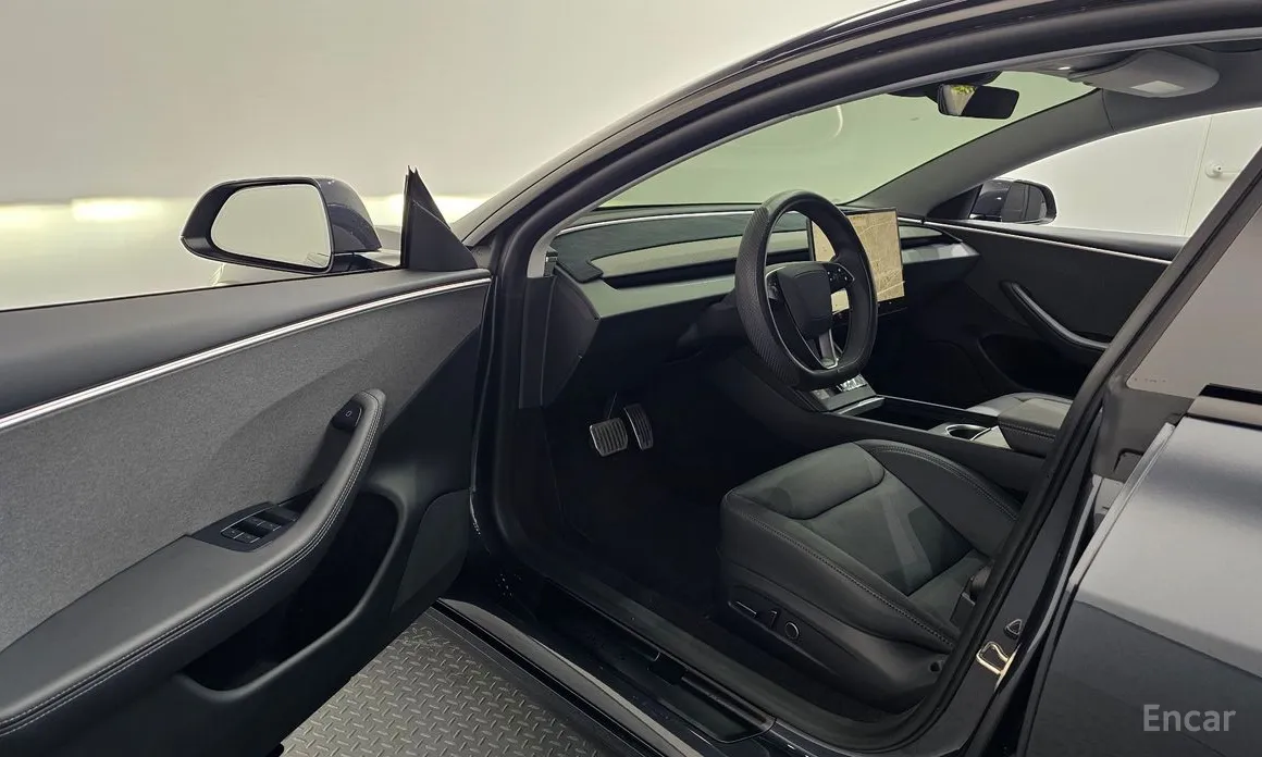 Фото 10 - Tesla Model 3