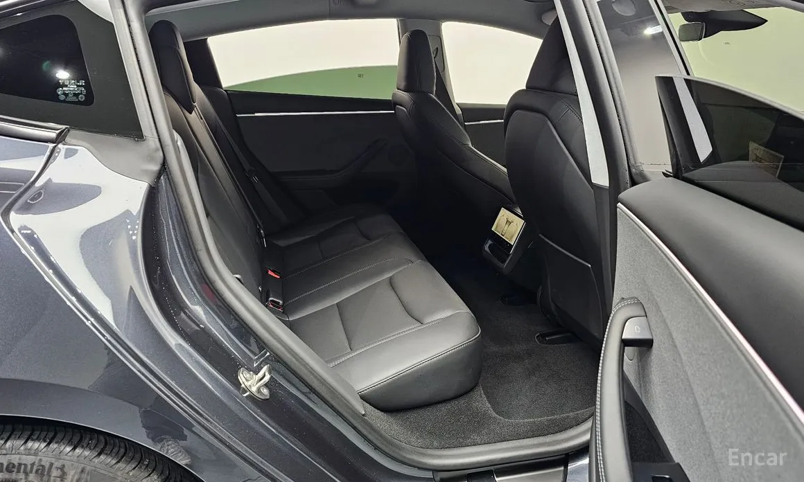 Фото 12 - Tesla Model 3