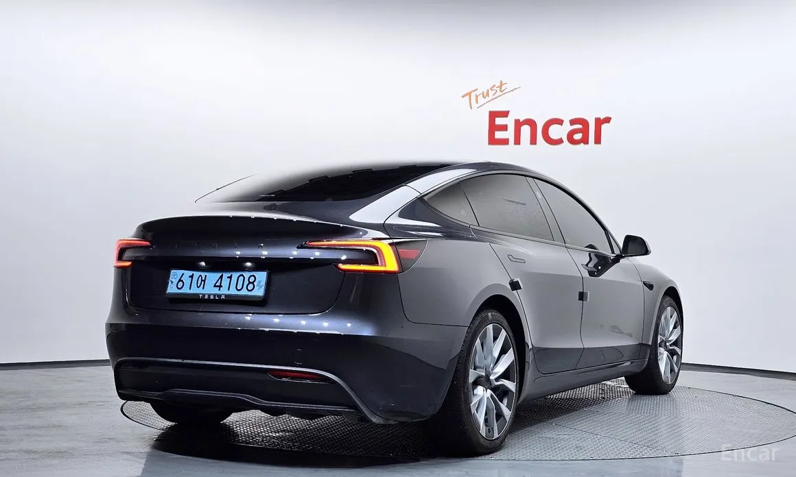 Фото 2 - Tesla Model 3