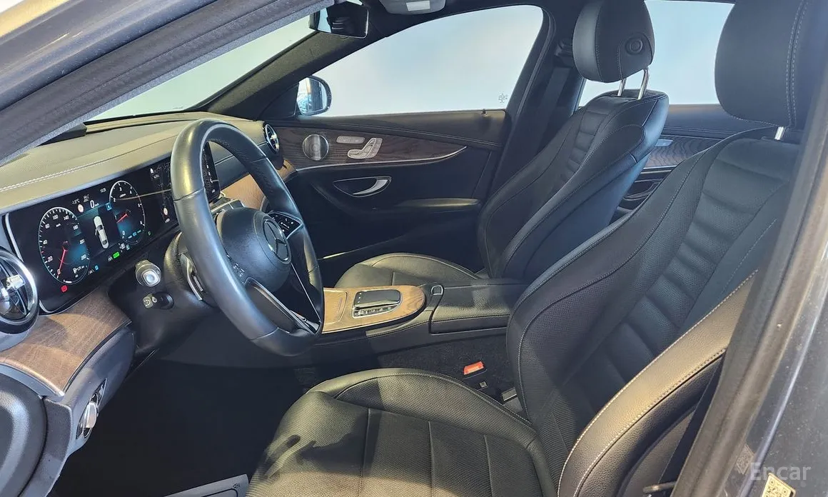 Фото 14 - Mercedes-Benz E-Class