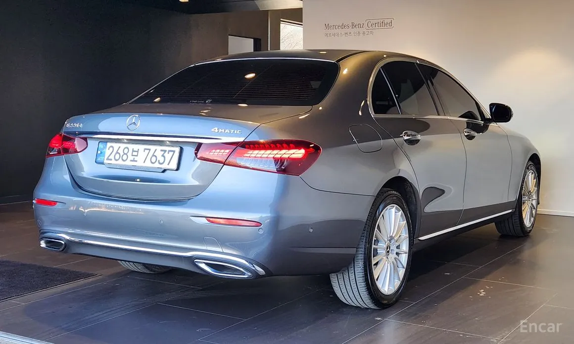 Фото 2 - Mercedes-Benz E-Class