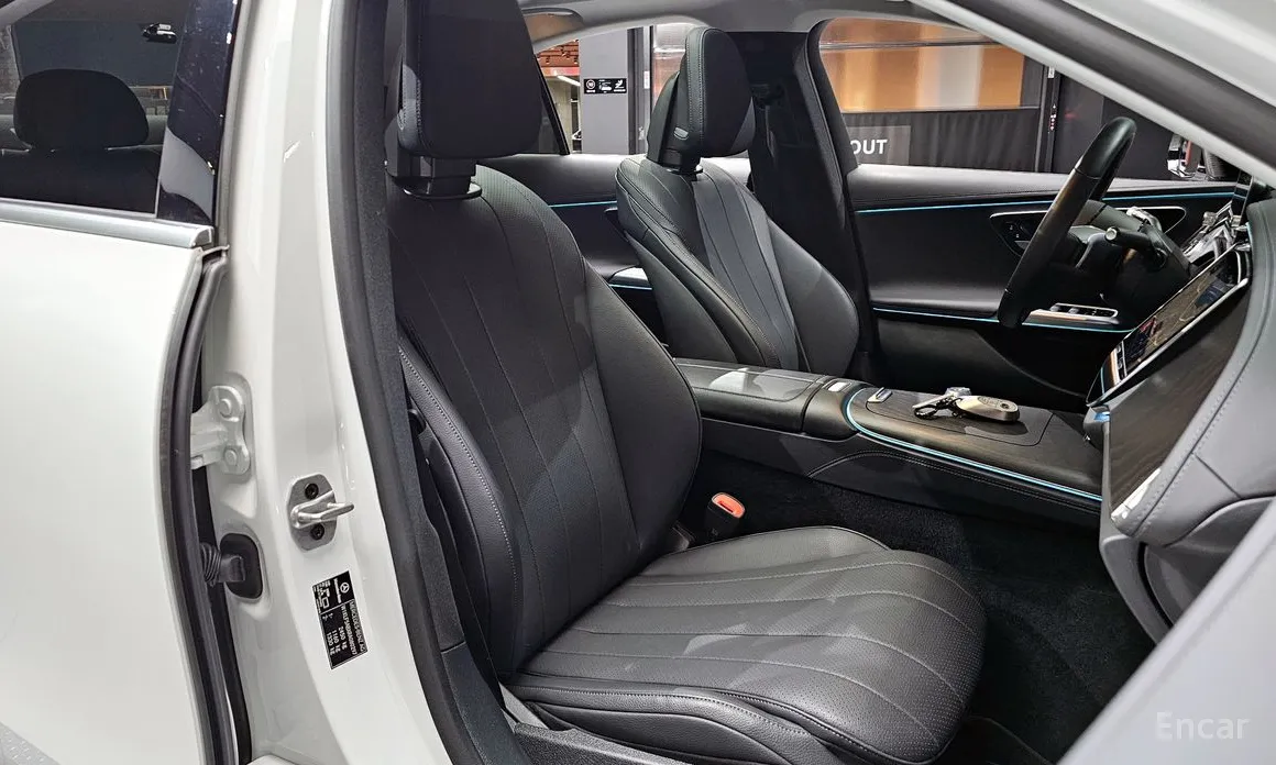 Фото 10 - Mercedes-Benz E-Class