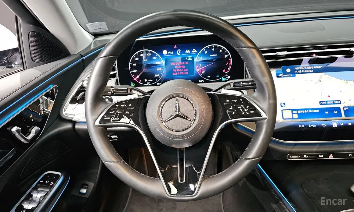 Фото 13 - Mercedes-Benz E-Class