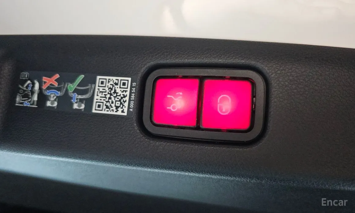 Фото 19 - Mercedes-Benz E-Class