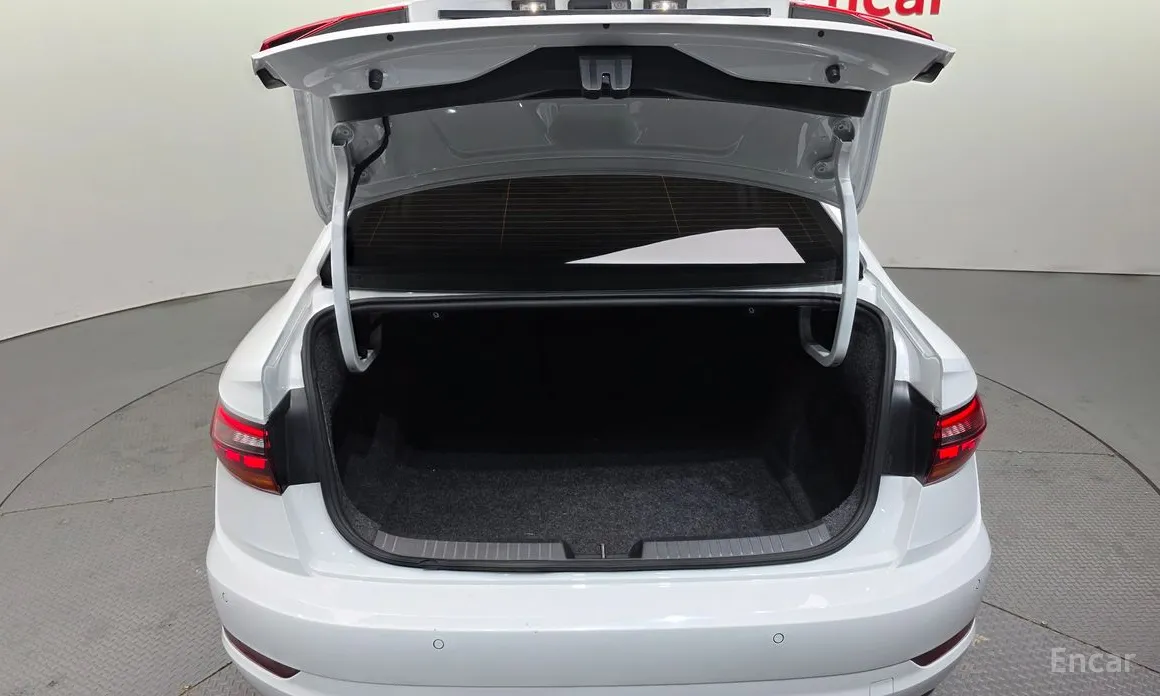 Фото 20 - Volkswagen Jetta