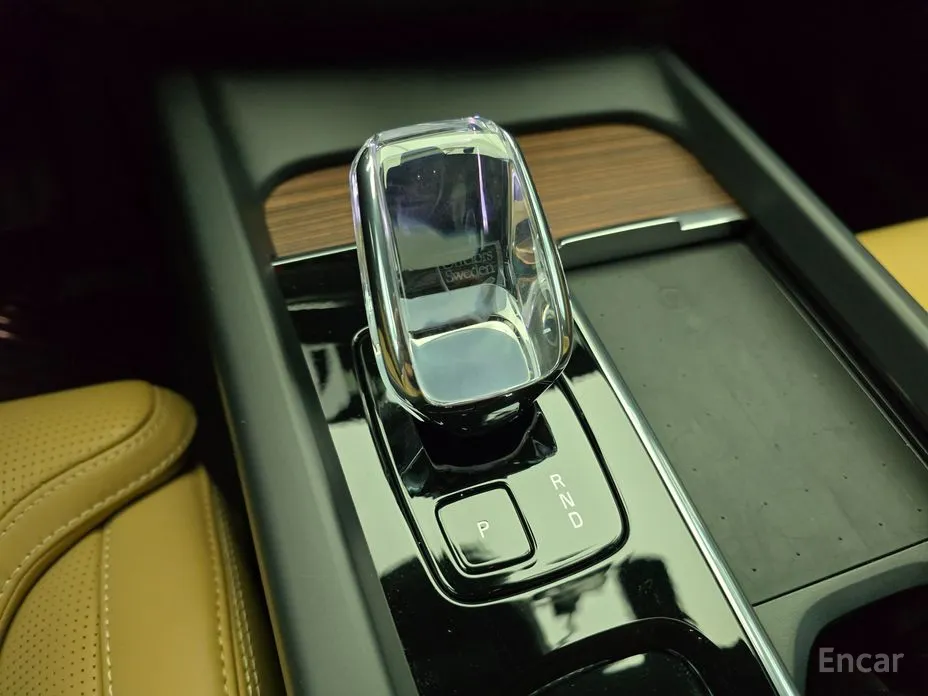 Фото 9 - Volvo XC60