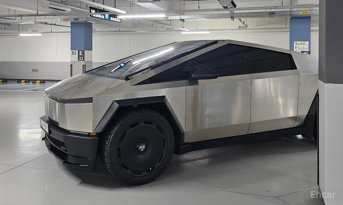 Фото 2 - Tesla Cybertruck