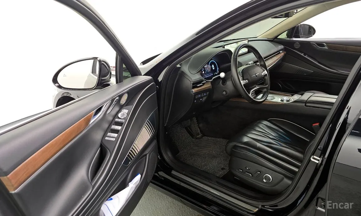 Фото 10 - Genesis G80