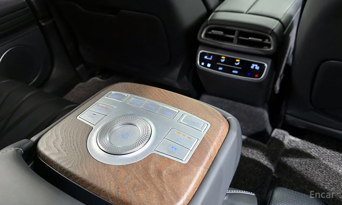 Фото 19 - Genesis G80