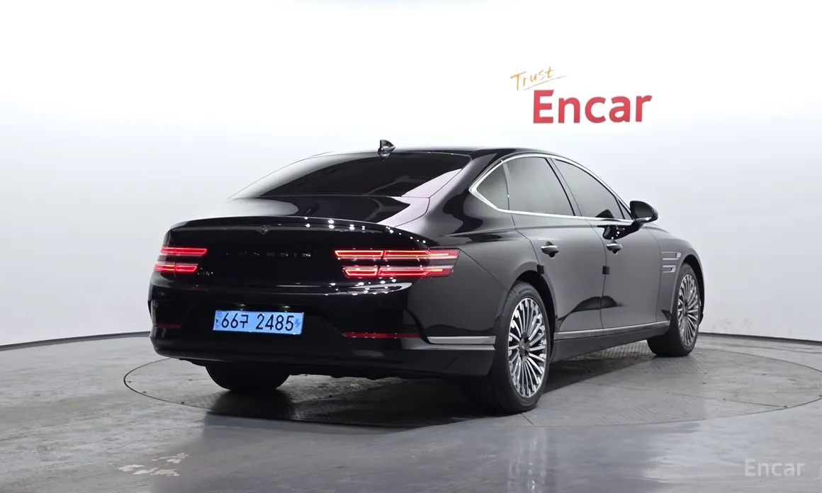 Фото 2 - Genesis G80