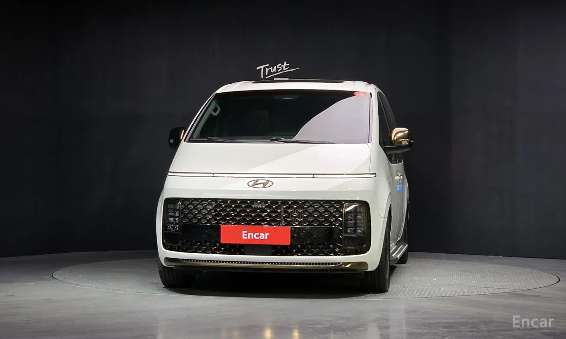 Фото 3 - Hyundai Staria