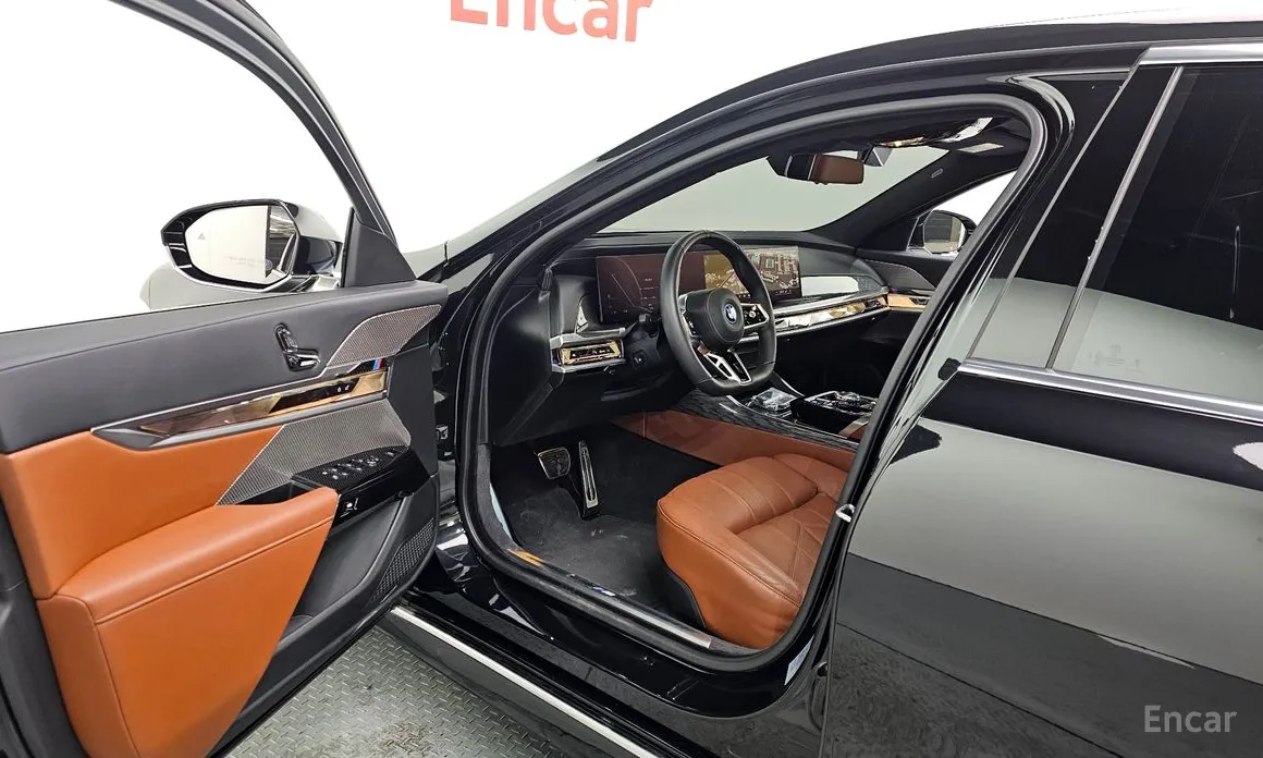 Фото 10 - BMW i7