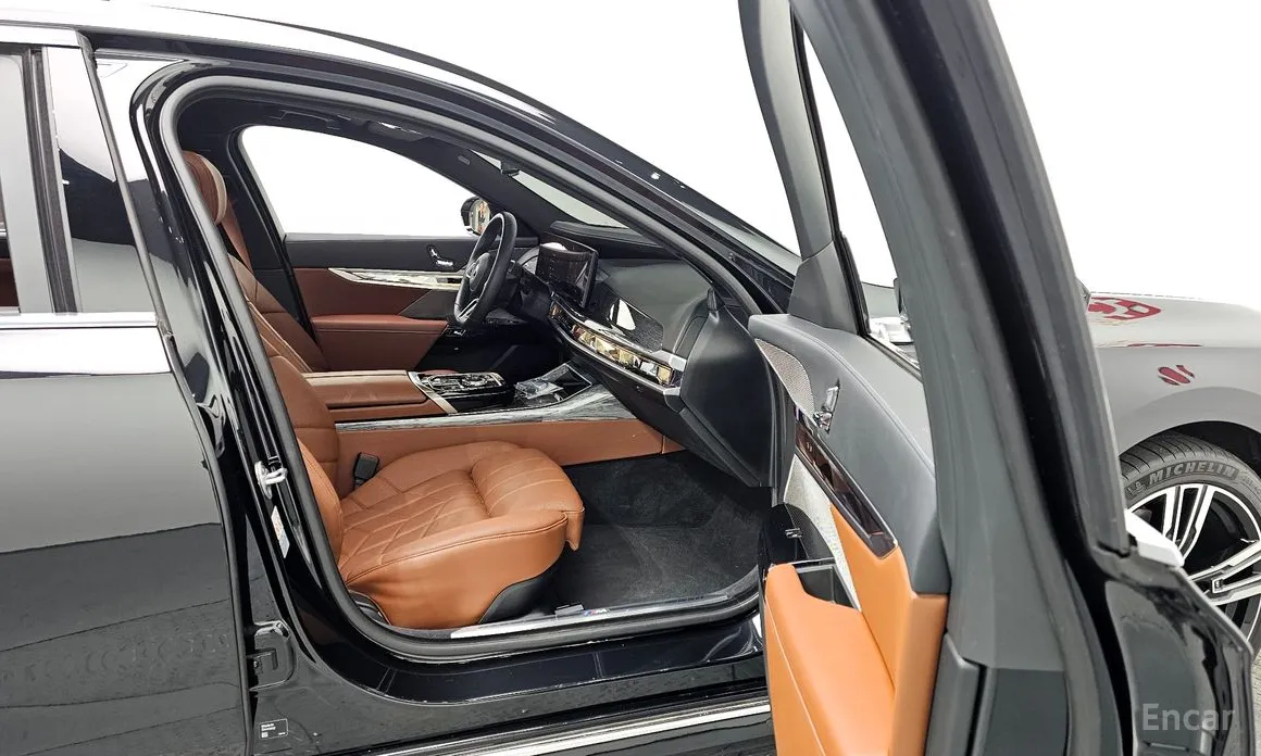 Фото 11 - BMW i7