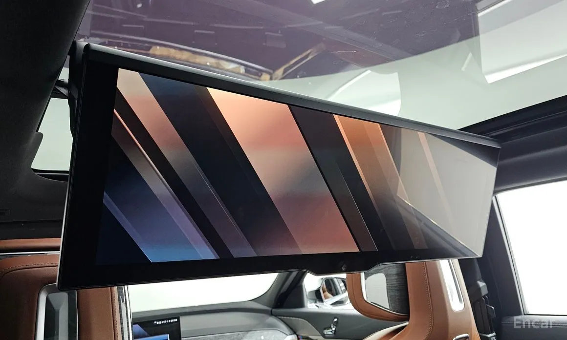 Фото 18 - BMW i7