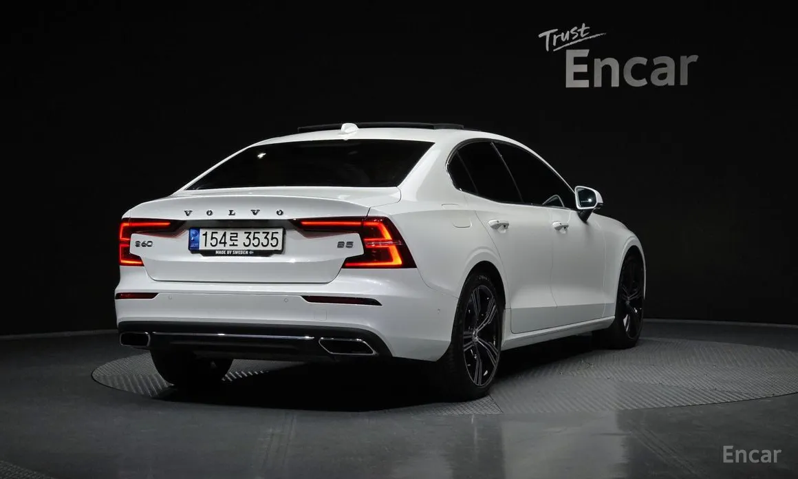 Фото 2 - Volvo S60