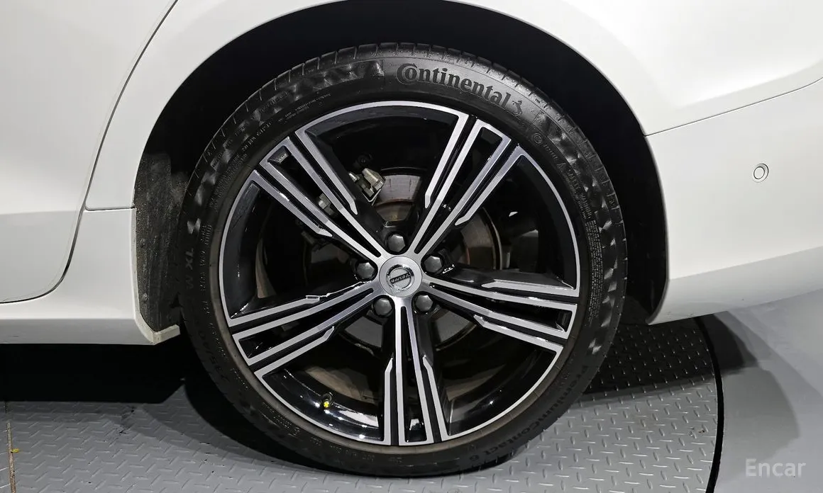 Фото 5 - Volvo S60