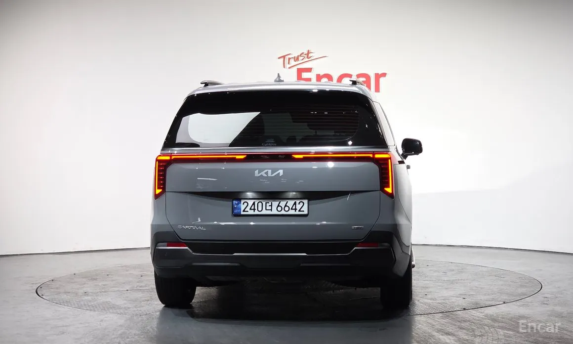 Фото 4 - Kia Carnival