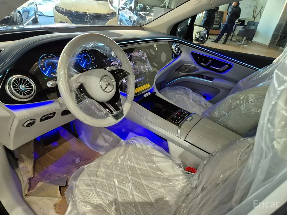 Фото 12 - Mercedes-Benz EQS