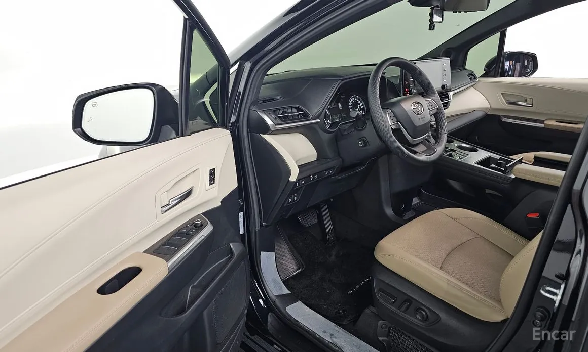 Фото 11 - Toyota Sienna