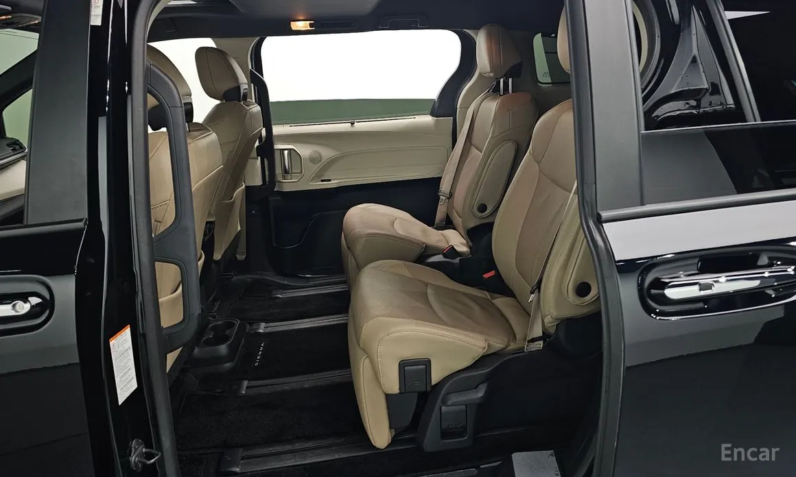 Фото 12 - Toyota Sienna