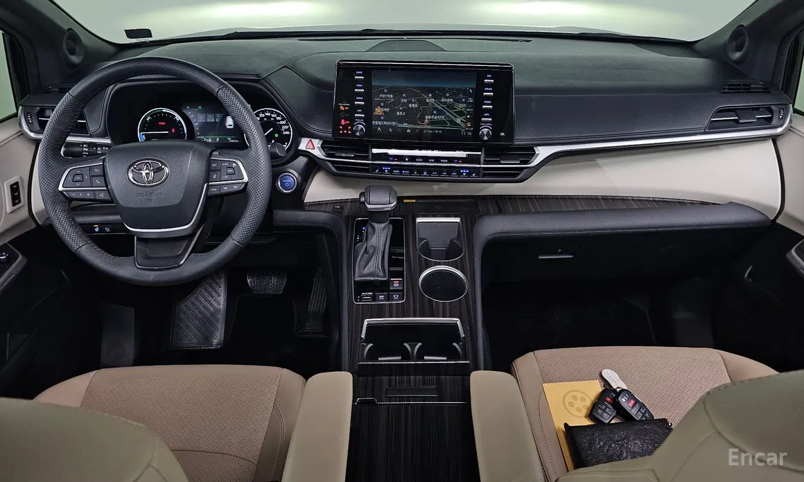 Фото 7 - Toyota Sienna