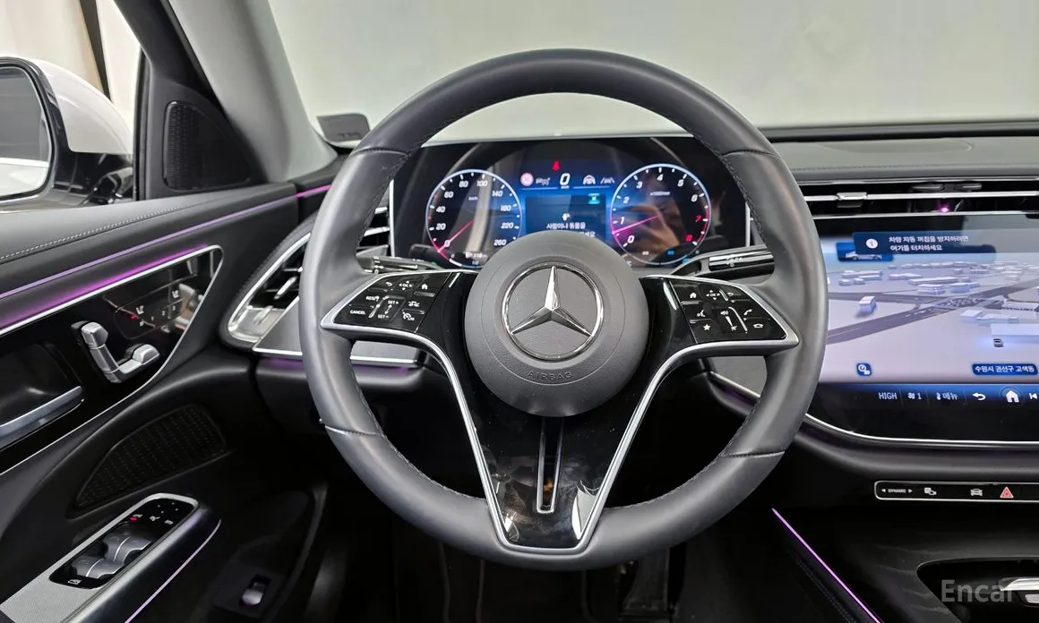 Фото 13 - Mercedes-Benz E-Class