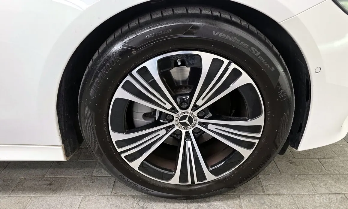 Фото 5 - Mercedes-Benz E-Class