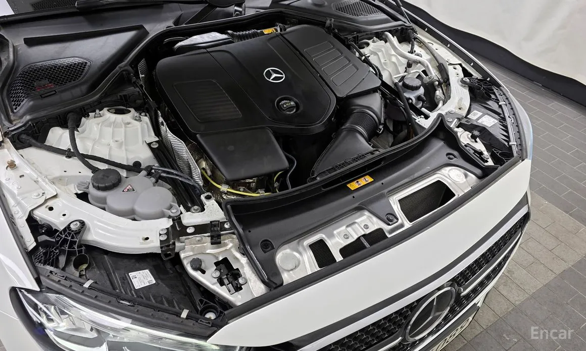 Фото 6 - Mercedes-Benz E-Class