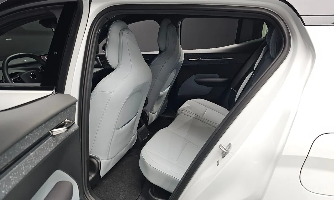 Фото 12 - Volvo EX30